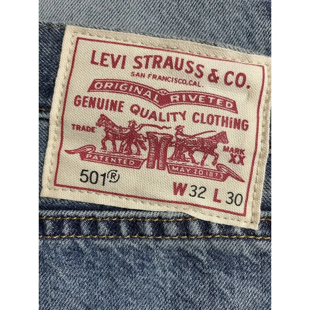 Levis perfect waist